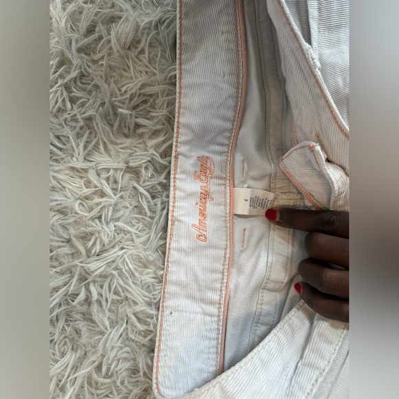 Low rise vintage American eagle jeans. Size 4 colour: white - Picture 4 of 4